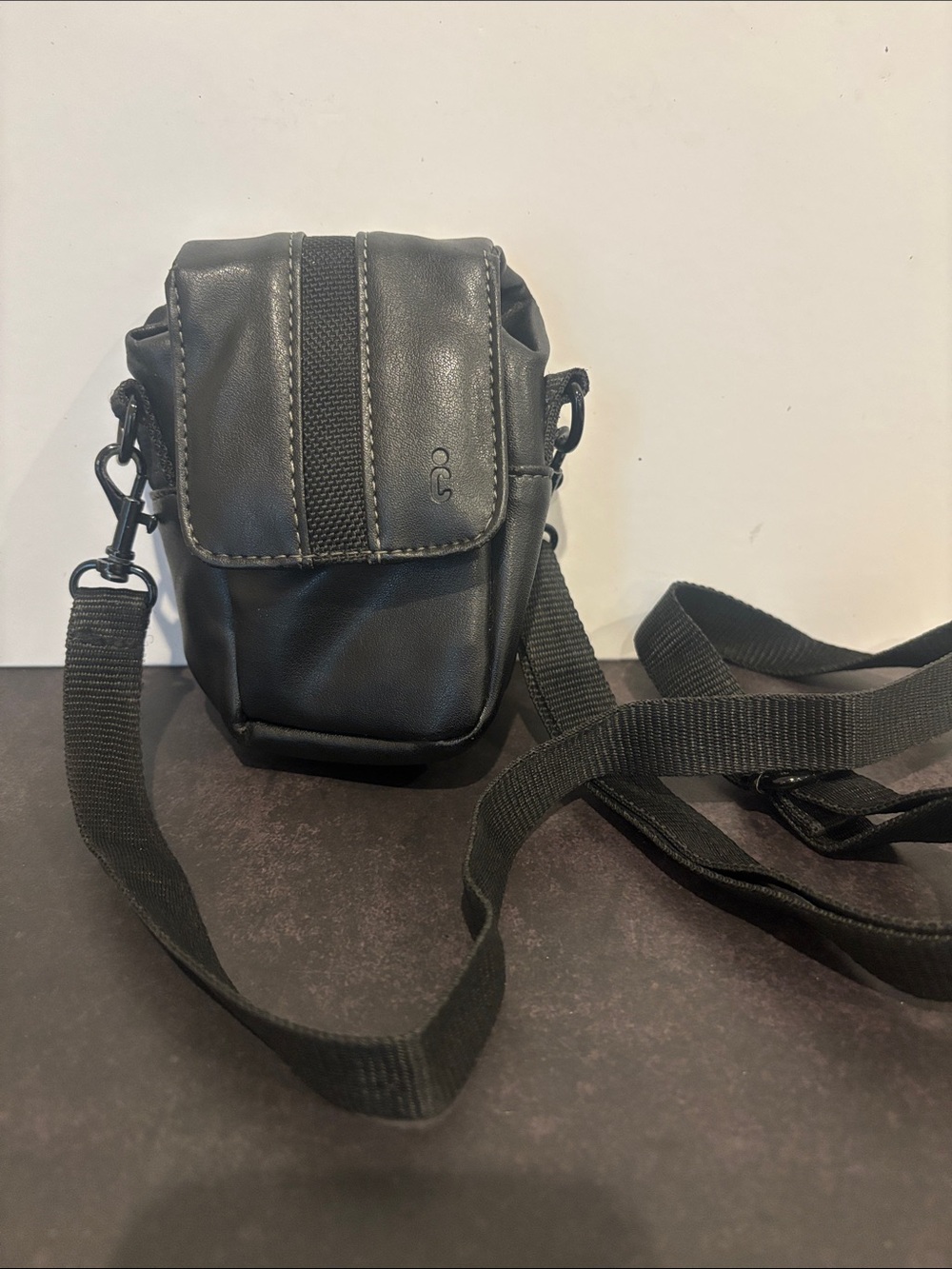 Vintage Icon Camera Bag Pouch Black Faux Leather Small Point & Shoot Case